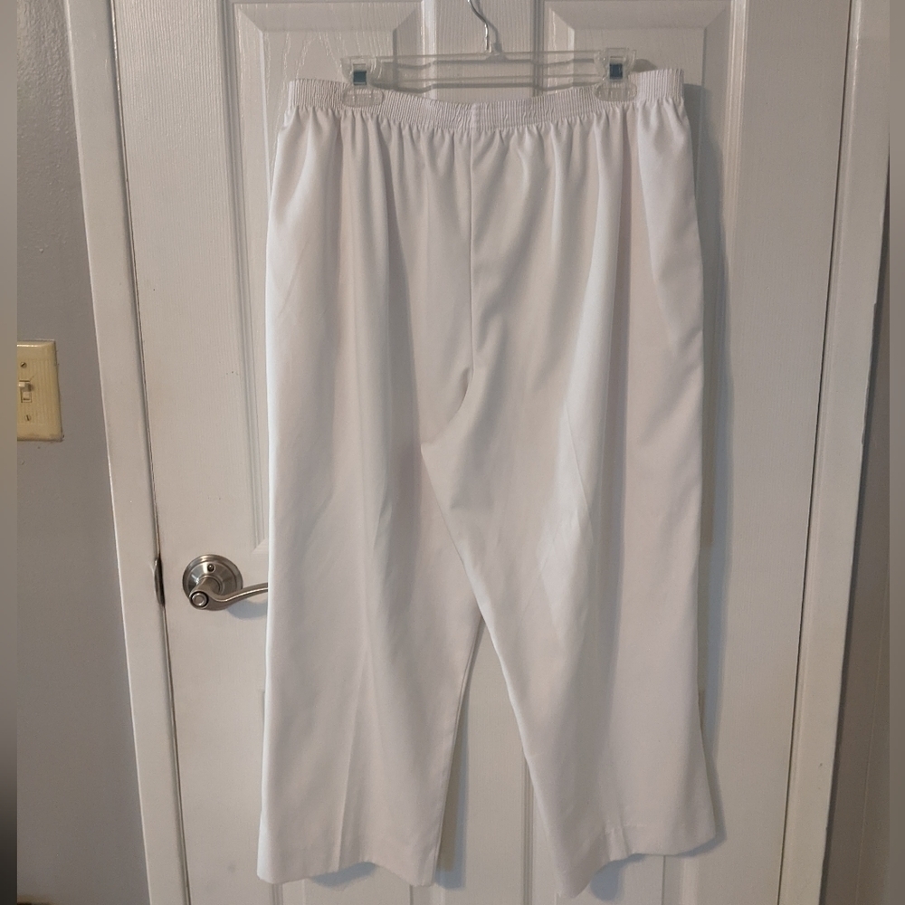 Like-New Alfred Dunner Classic All White Pull On RN 19232 Trousers Size‎ 18